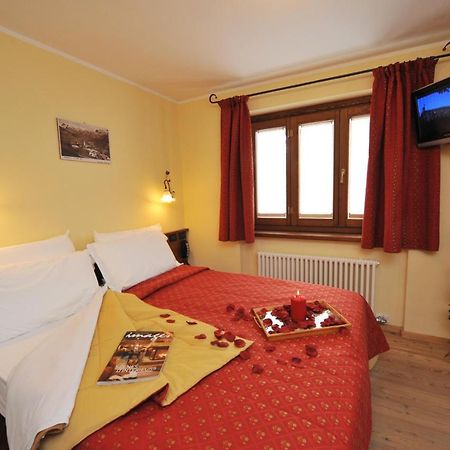 Hotel Le Petit Abri Champoluc Bilik gambar