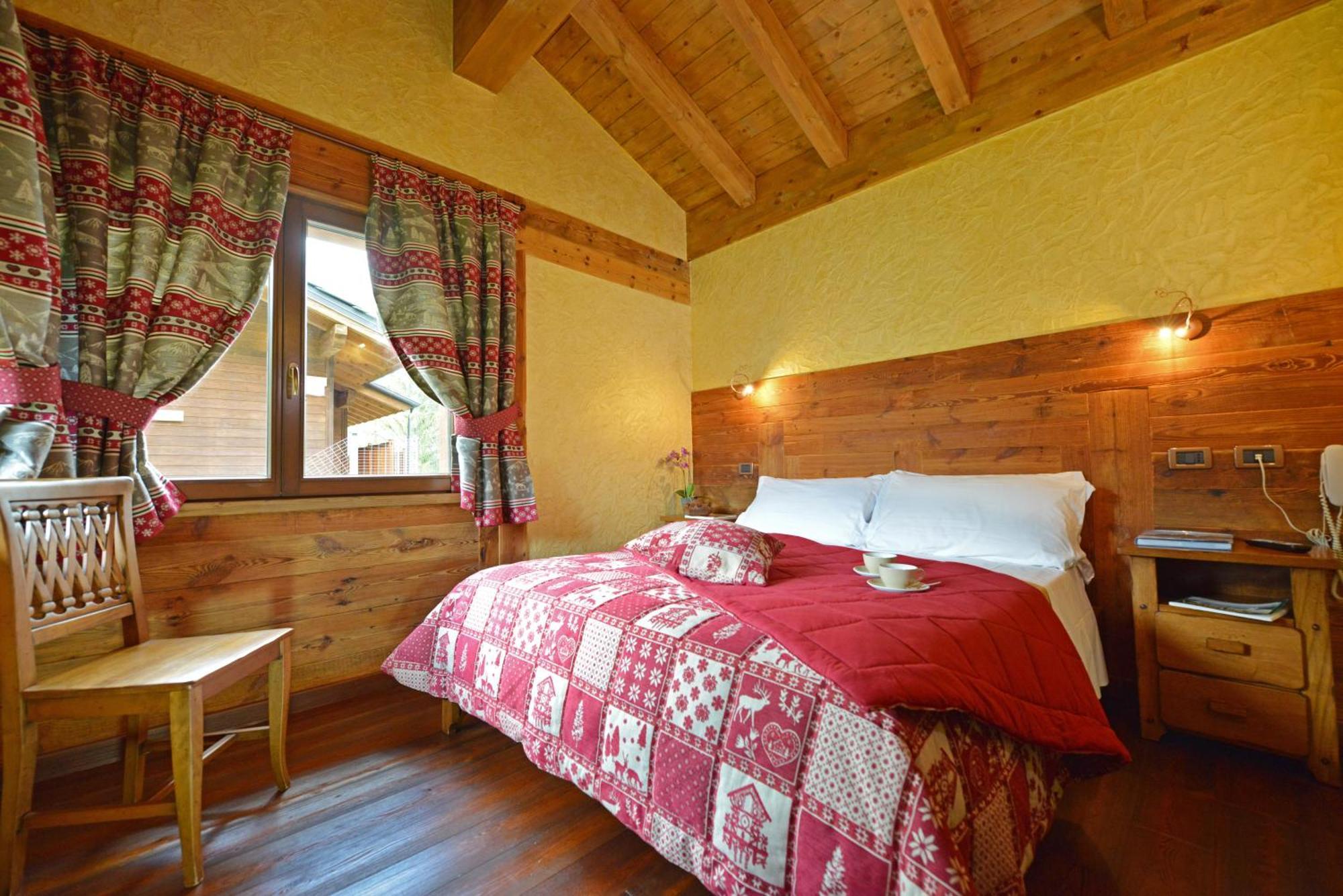 Hotel Le Petit Abri Champoluc Luaran gambar