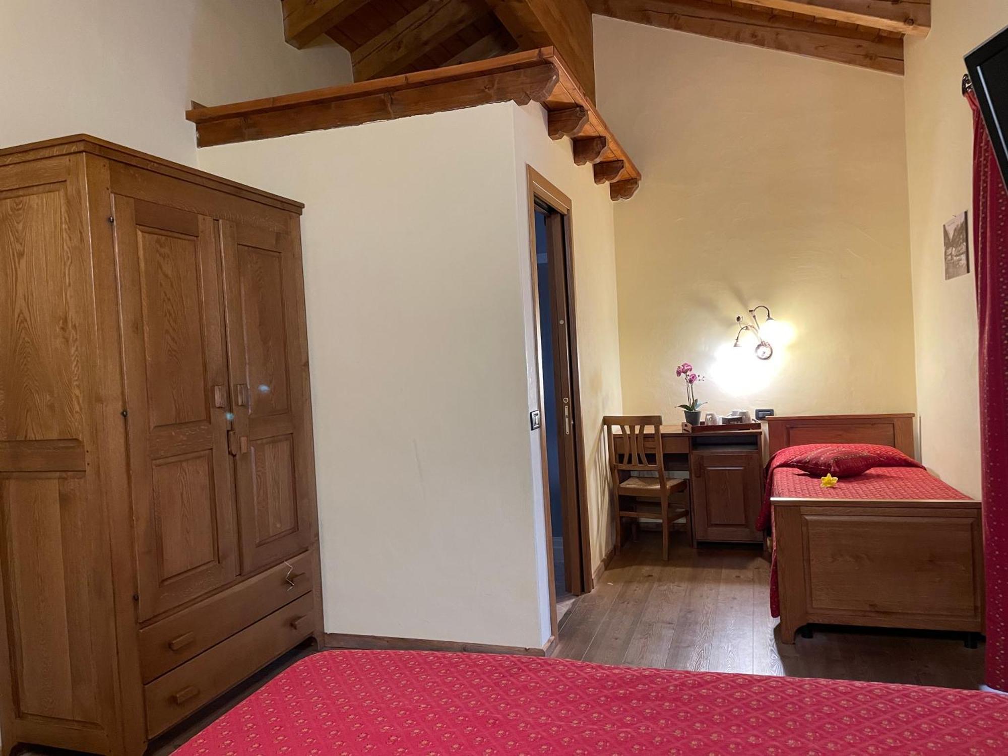 Hotel Le Petit Abri Champoluc Luaran gambar