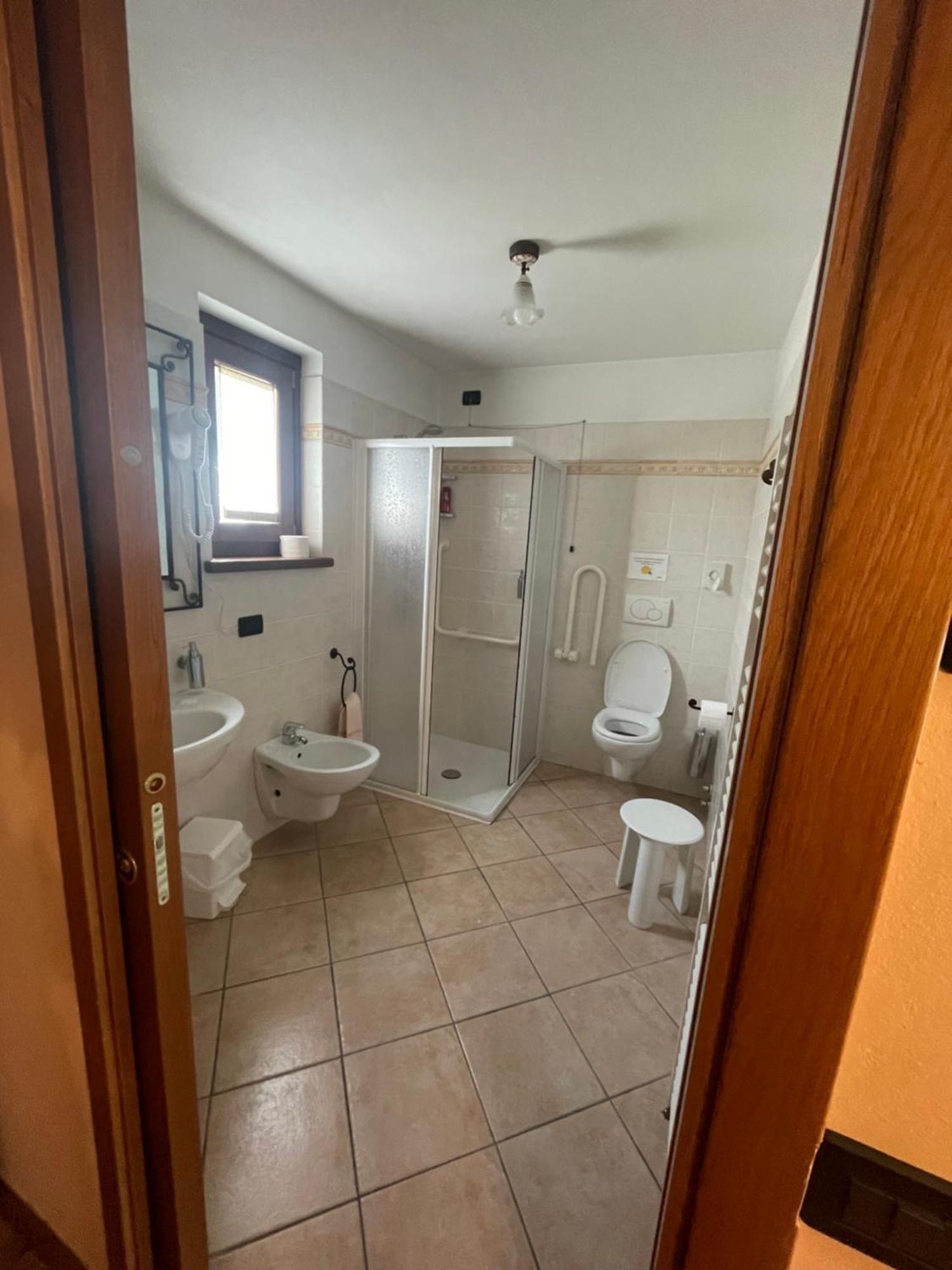 Hotel Le Petit Abri Champoluc Luaran gambar