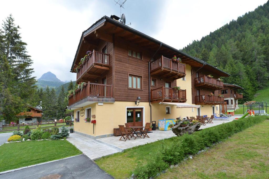 Hotel Le Petit Abri Champoluc Luaran gambar