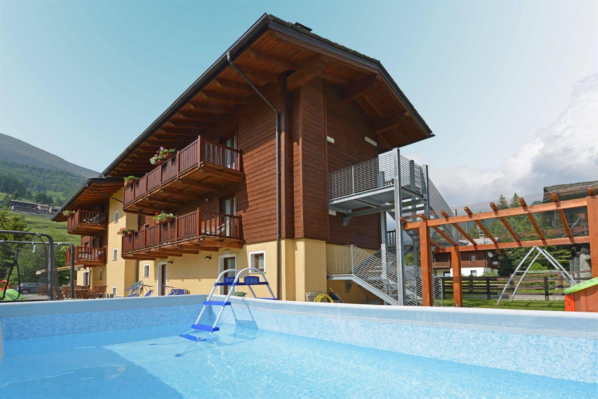 Hotel Le Petit Abri Champoluc Luaran gambar